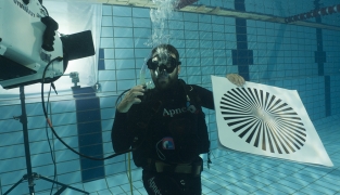 underwater camera assistant